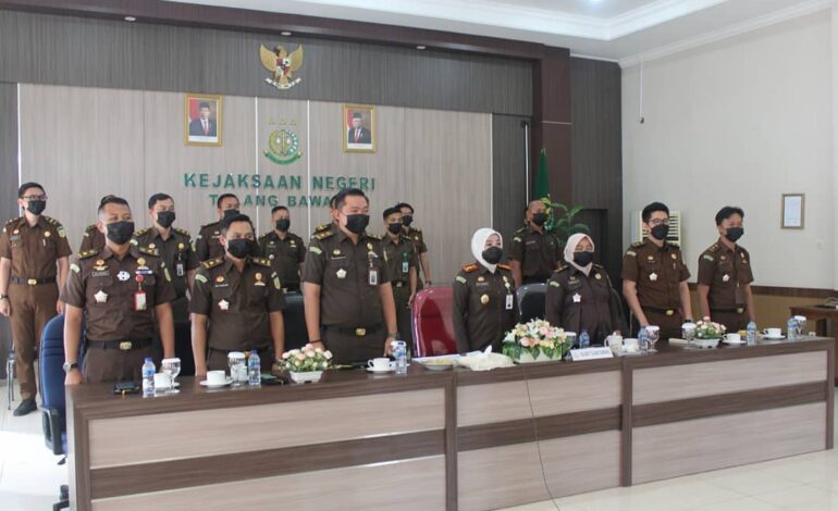  Pada hari selasa tanggal 08 Juni 2021 bertempat di aula Kantor Kejari Tulang Bawang telah dilaksanakan giat pemaparan pencanangan Zona Integritas menuju WBK dan WBBM oleh Kepala Kejaksaan Negeri Tulang Bawang (Dyah Ambarwati, S