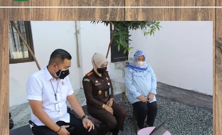  Selasa, 27 Juli 2021 Kepala Kejaksaan Negeri Tulang Bawang (Dyah Ambarwati, S
