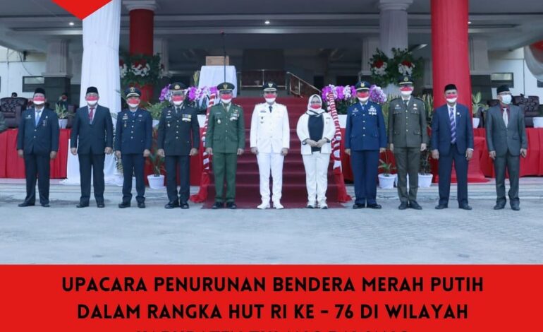  Selasa, 17 Agustus 2021 bertempat di halaman Kantor Bupati Tulang Bawang Kepala Kejaksaan Negeri Tulang Bawang yang pada kesempatan kali ini di wakili oleh Plt Kasubsi Teknologi Informasi Produksi Sarana Intelijen Penerangan Hukum (Mirza Amarullah, S