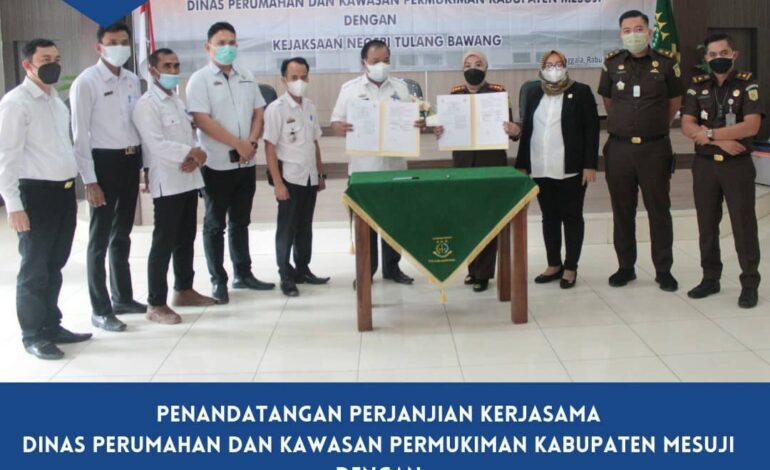  Rabu, 1 September 2021 bertempat di aula Kantor Kejaksaan Negeri Tulang Bawang telah dilaksanakan Perjanjian Kerjasama antara Dinas Perumahan dan Kawasan Permukiman dengan Kejaksaan Negeri Tulang Bawang dihadiri oleh Kepala Kejaksaan Negeri Tulang Bawang Dyah Ambarwati, S