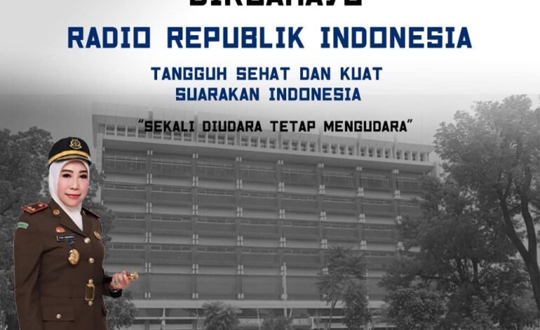  Kepala Kejaksaan Negeri Tulang Bawang Dyah Ambarwati, S.H., M.H beserta jajaran mengucapkan Dirgahayu Radio Republik Indonesia yang ke-76 “Tangguh Sehat dan Kuat Suarakan Indonesia”

#kejaksaan #jaksa #hutrri #radiorepublikindonesia #radio #radioindonesia #radiomix