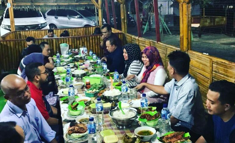  makan malam bersama Asisten Bidang Pengawasan Kejati Lampung beserta rombongan 🍛🍴🍹