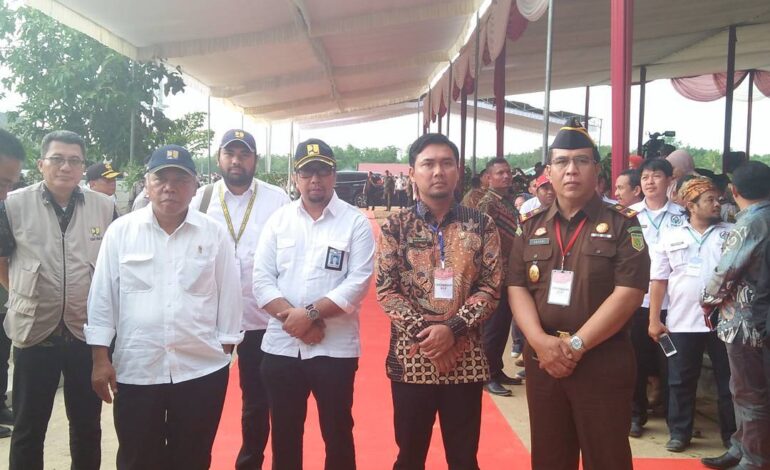  Kajari Tulang Bawang bersama dengan Ketua DPRD Mesuji Fuad Amrulloh, SE dan Menteri PUPR Dr