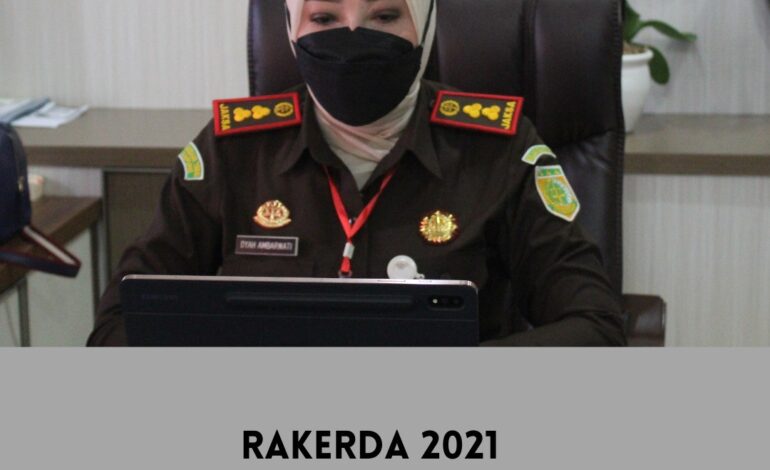  Senin, 27 Desember 2021 Kepala Kejaksaan Negeri Tulang Bawang Dyah Ambarwati, S