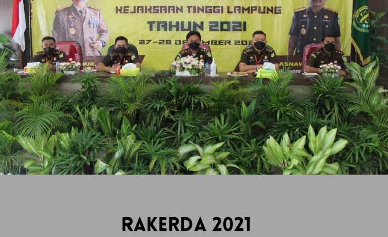  Selasa, 28 Desember 2021 para Kasi dan Kasubag mengikuti Rapat Kerja Daerah Wilayah Lampung Tahun 2021 hari kedua yang dilaksanakan di aula Kantor Kejaksaan Negeri Tulang Bawang