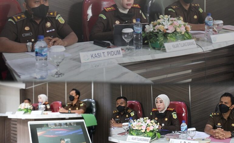  Rabu, 26 Januari 2022 telah dilaksanakan Ekspose Permintaan Penghentian Penuntutan berdasarkan keadilan Restorative Justice atas nama tersangka Cipto Suroso bin Paidi melanggar pasal 374 KUHP kepada Jaksa Agung Muda bidang Pidana Umum melalui Kejaksaan Tinggi Lampung