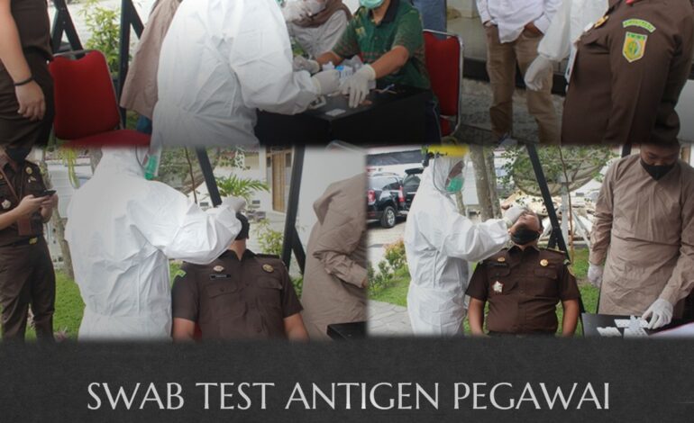  Selasa, 8 Februari 2022 Melihat angka penyebaran Covid-19 varian Omicron sudah semakin tinggi, Kejaksaan Negeri Tulang Bawang melaksanakan Swab Test Antigen kepada seluruh pegawai, dan pegawai honorer dalam rangka mencegah penyebaran Virus Covid-19