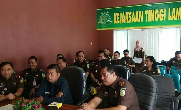  Video Confrence bersama dengan Kajati, Wakajati, Asintel, Para Kajari/Cabjari, Para Pejabat Eselon IV Bidang Intelijen mengenai penandatanganan perjanjian kerjasama tentang Tim TP4D