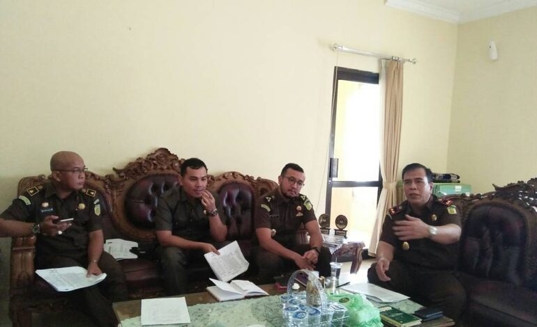  Ekspose/diskusi kelompok perkara 263 KUHP bersama Kajari beserta para jaksa Kejari Tulang Bawang