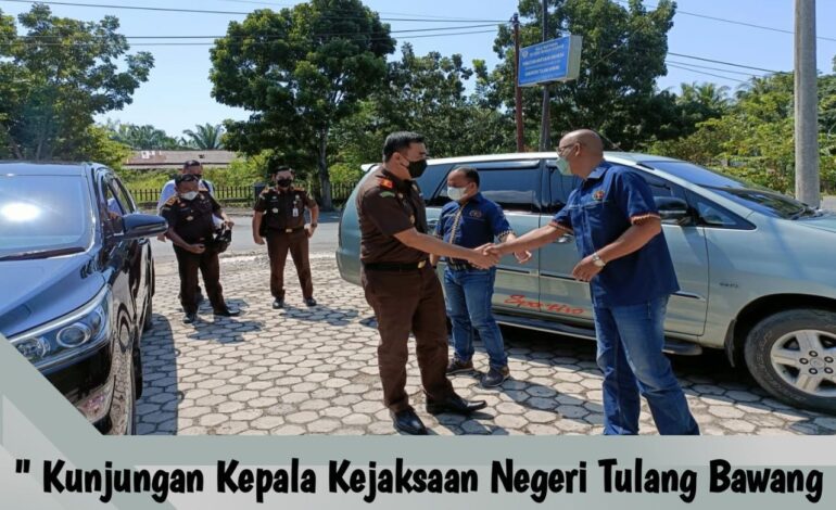  Pada Rabu, 06 April 2022 Kejaksaan Negeri Tulang Bawang mengunjungi Kantor PWI Tulang Bawang dalam rangka Mempererat Silahturahmi, kunjungan tersebut dihadiri langsung oleh Azi Tyawhardana, S