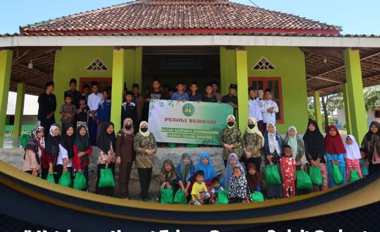  Pada Senin, 11 April 2022 Kejaksaan Negeri Tulang Bawang Peduli Berbagi ke pondok pesantren, dalam kegiatan tersebut mewakilkan Kejari Tulang Bawang, Nurhayati,S