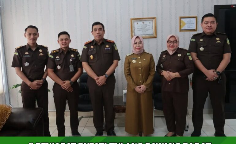  Penjabat Bupati Tulang Bawang Barat, Zaidirina melakukan Silaturahmi ke Kantor Kejaksaan Negeri Tulang Bawang,  yang disambut langsung oleh Azi Tyawhardana, S