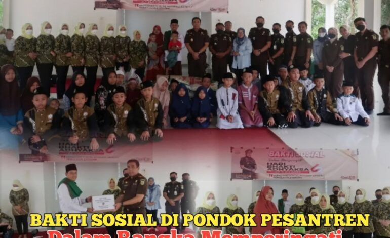  Kepala kejaksaan Negeri Tulang Bawang melaksanakan Bakti Sosial di Pondok Pesantren dalam Rangka Memperingati Hari Bhakti Adhyaksa ke-62