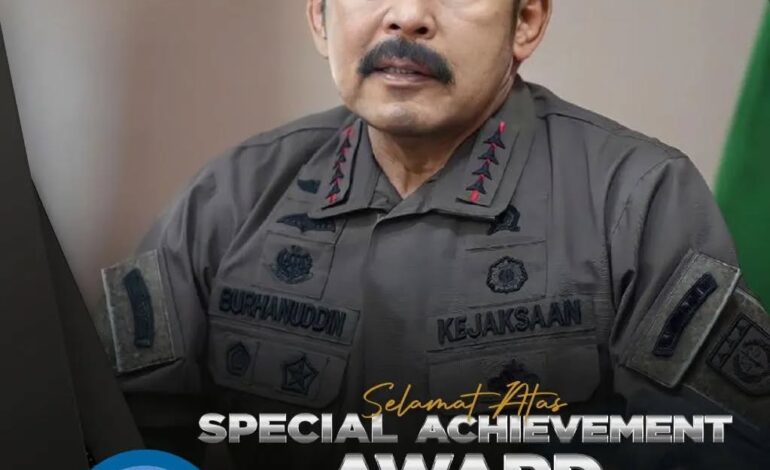  ST BURHANUDDIN BERSAMA CPS INGGRIS MENERIMA SPECIAL ACHIEVEMENT AWARD IAP