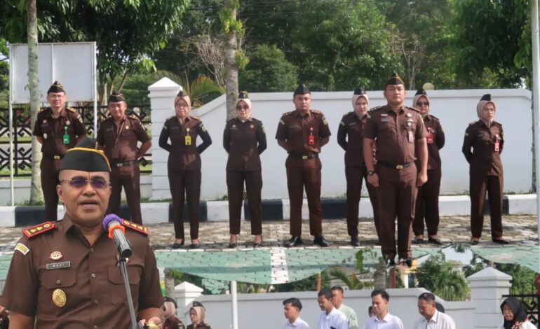  Kejaksaan Negeri Tulang Bawang melaksanakan Apel Rutin Senin Pagi Disertai Pembacaan Core Value Dan Employer Branding ASN