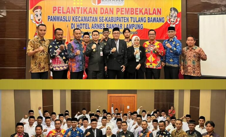  Kejaksaan Negeri Tulang Bawang Menghadiri Penguatan dan Pembekalan Panwaslu Kecamatan Se-kabupaten Tulang Bawang