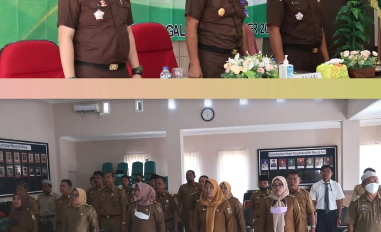  Kejaksaan Negeri Tulang Bawang Melakukan kegiatan Penerangan Hukum/Penyuluhan Hukum Kepada Kepala sekolah SMA/SMK di kabupaten Tulang Bawang dengan Tema “SMA/SMK Sadar Hukum”