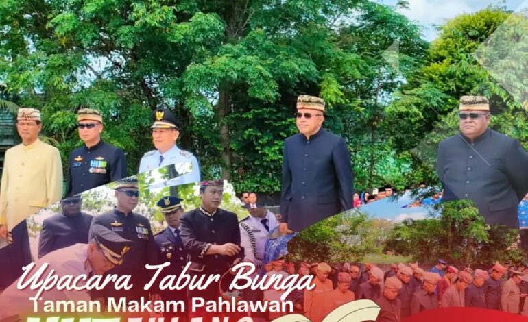  Kejaksaan Negeri Tulang Bawang Mengikuti Upacara Tabur Bunga Taman Makam Pahlawan Dalam Rangka Memperingati Hari Ulang Tahun Kabupaten Tulang Bawang yang ke-26 Tahun