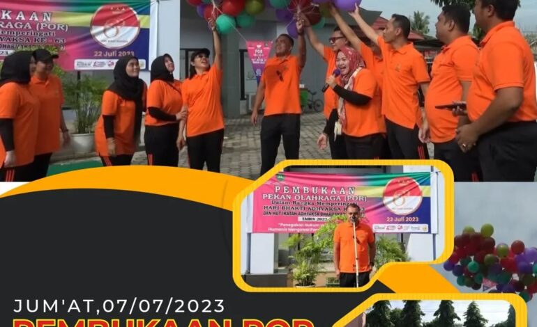  Kejaksaan Negeri Tulang Bawang Melakukan Kegiatan Pembukaan Pekan Olahraga (POR) dalam Rangka Memperingati Hari Bhakti Adhyaksa ke – 63 Dan HUT Ikatan Adhyaksa Dharmakarini ke – 23 dihalaman Kantor Kejaksaan Negeri Tulang Bawang
