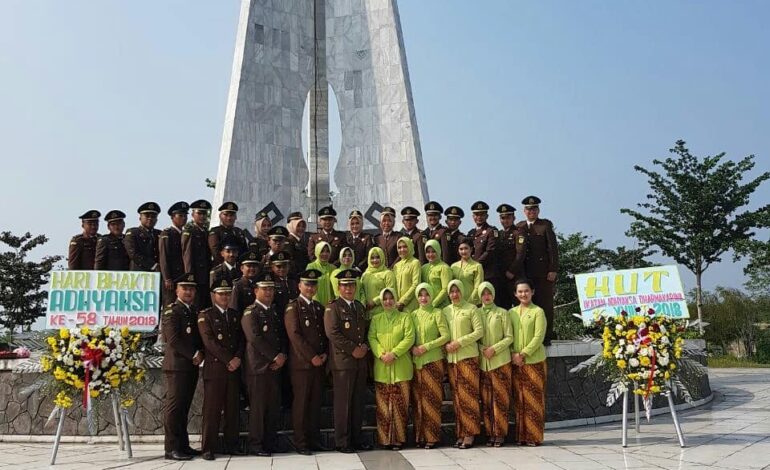  Ziarah Makam Pahlawan di Taman Makam Pahlawan Tiuh Tohou Tulang Bawang