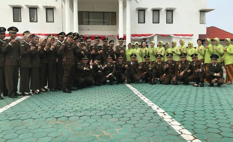  Upacara memperingati Hari Bhakti Adhyaksa Ke-58 tahun 2018 di Lapangan Kantor Kejaksaan Negeri Tulang Bawang