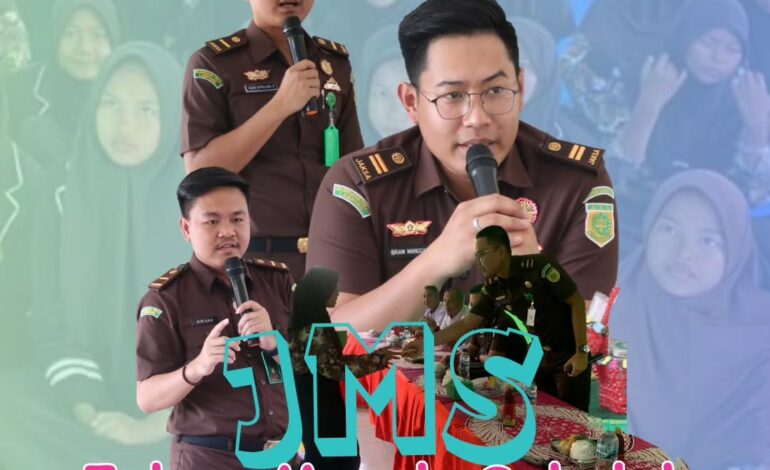  Kejaksaan Negeri Tulang Bawang melakukan Penyuluhan Hukum dalam Program Jaksa Masuk Sekolah (JMS) Di SMPN 3 Menggala masih dengan Tema ” Bahaya Narkotika dan Cayber bullying “