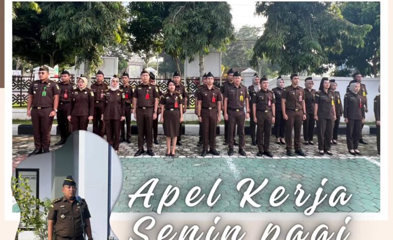  Kejaksaan Negeri Tulang Bawang melaksanakan Apel Kerja Senin pagi disertai Pembacaan Core Value Dan Employer Branding ASN