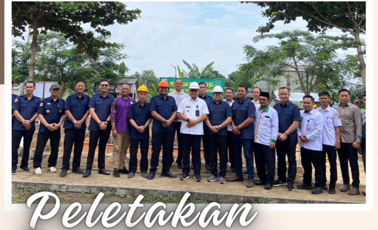  Kejaksaan Negeri Tulang Bawang melakukan Kegiatan Peletakan Batu Pertama Pembangunan Tugu Kampung Kerukunan Pengawasan Aliran Keagamaan dan Kepercayaan Masyarakat (PAKEM) di Kampung Penawar Rejo Kabupaten Tulang Bawang