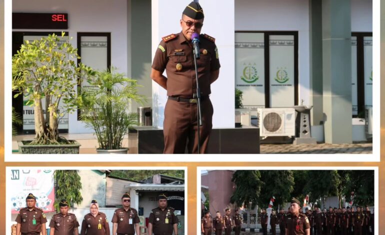  Kejaksaan Negeri Tulang Bawang melaksanakan Apel Kerja Senin pagi disertai Pembacaan Core Value Dan Employer Branding ASN
