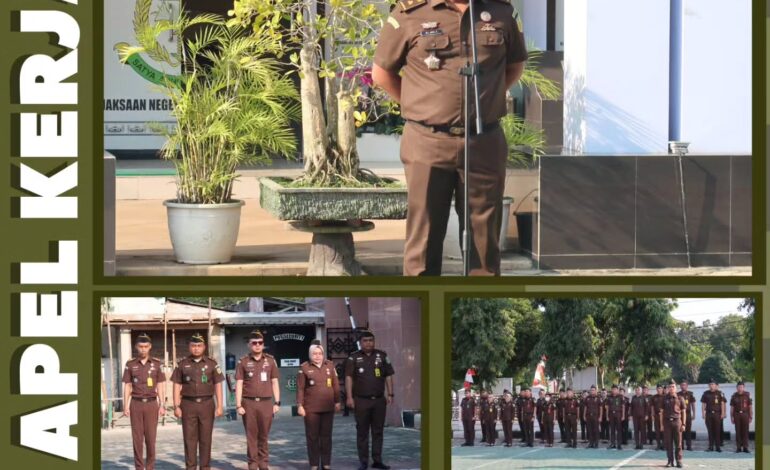  Kejaksaan Negeri Tulang Bawang melaksanakan Apel Kerja Senin pagi disertai Pembacaan Core Value Dan Employer Branding ASN