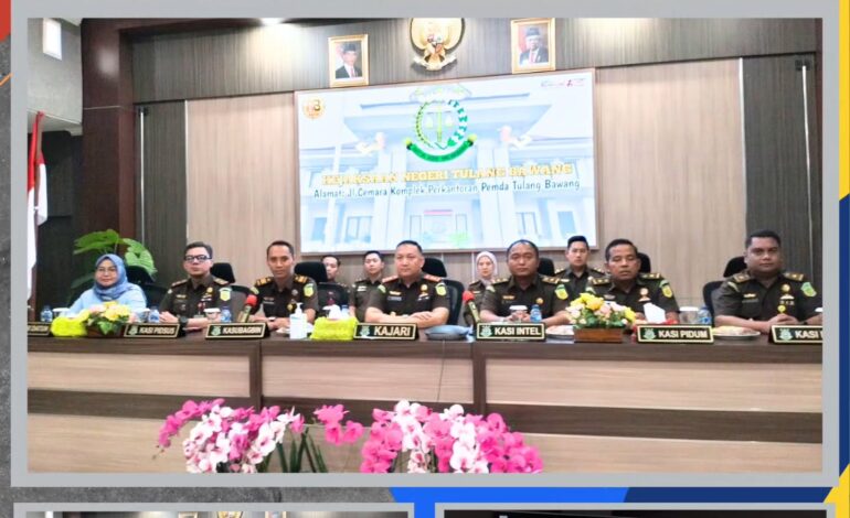  Kejaksaan Negeri Tulang Bawang mengikuti kegiatan Video Conference (vicon) Seminar Nasional Persatuan Jaksa Indonesia (PERSAJA) “Urgensi Pranata Kesehatan Jiwa (Kesawa) dalam mendukung pusat kesehatan Yustisial Pada Kejaksaan Agung Republik Indonesia”