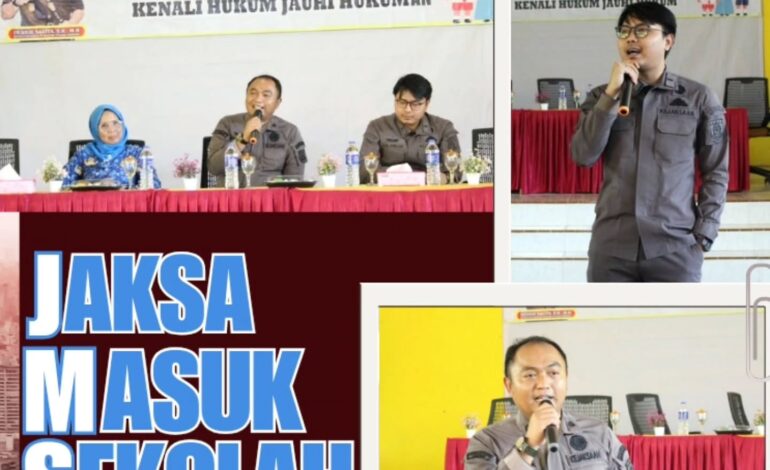  Kejaksaan Negeri Tulang Bawang melakukan Penyuluhan Hukum dalam Program Jaksa Masuk Sekolah (JMS) di SMK N 1 Menggala dengan tema “Stop Bullying”