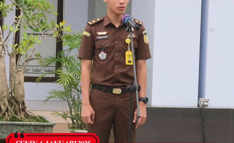  Kejaksaan Negeri Tulang Bawang melaksanakan Apel Kerja Senin pagi disertai Pembacaan Core Value Dan Employer Branding ASN