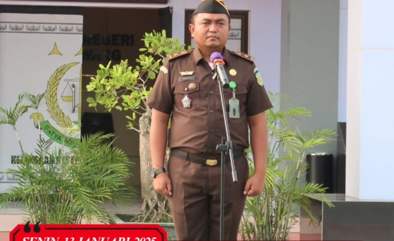  Kejaksaan Negeri Tulang Bawang melaksanakan Apel Kerja Senin pagi disertai Pembacaan Core Value Dan Employer Branding ASN