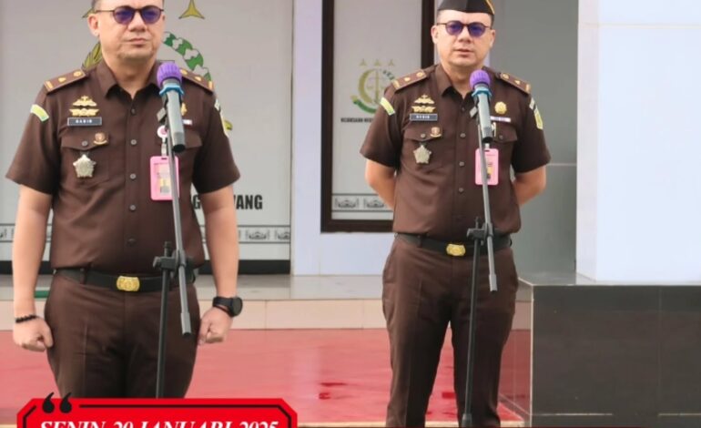  Kejaksaan Negeri Tulang Bawang melaksanakan Apel Kerja Senin pagi disertai Pembacaan Core Value Dan Employer Branding ASN