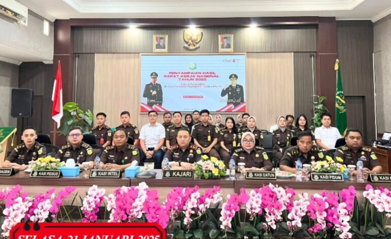  Kepala Kejaksaan Negeri Tulang Bawang Dennie Sagita, S