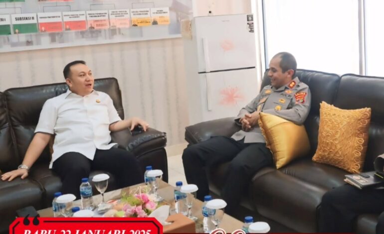  Kepala kejaksaan negeri tulang bawang Dennie Sagita, S