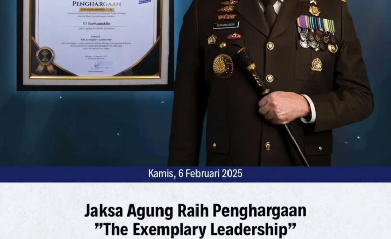  Kejaksaan Agung, Jakarta Jaksa Agung Republik Indonesia ST Burhanuddin meraih penghargaan dengan kategori “The Exemplary Leadership”, dari Radio Elshinta pada acara Elshinta Award 2025 yang diselenggarakan pada Rabu 5 Februari 2025 di Gedung Antara Haritage Center, Pasar Baru, Jakarta Pusat