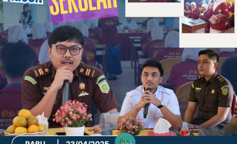  Kejaksaan Negeri Tulang Bawang melakukan Penyuluhan Hukum dalam Program Jaksa Masuk Sekolah (JMS) di SMPN 2 Menggala dengan tema “Stop Bullying & Bahayanya Narkotik”