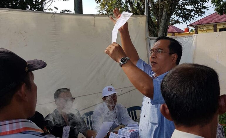  Kepala Kejaksaan Negeri Tulang Bawang Bapak ANSARI, SH.,M.Hum. melaksanakan pencoblosan pemilu di TPS 22 Kel Menggala Selatan Kab. Tulang Bawang…
.
.
.
.
.
#pemilu2019 #jangangolput #pemilihberdaulat #tulangbawang 😎😎😎
