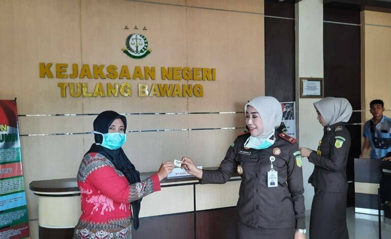  Kejaksaan Negeri Tulang Bawang yang dipimpin oleh Kajari Tulang Bawang (Ibu Dyah Ambarwati, S