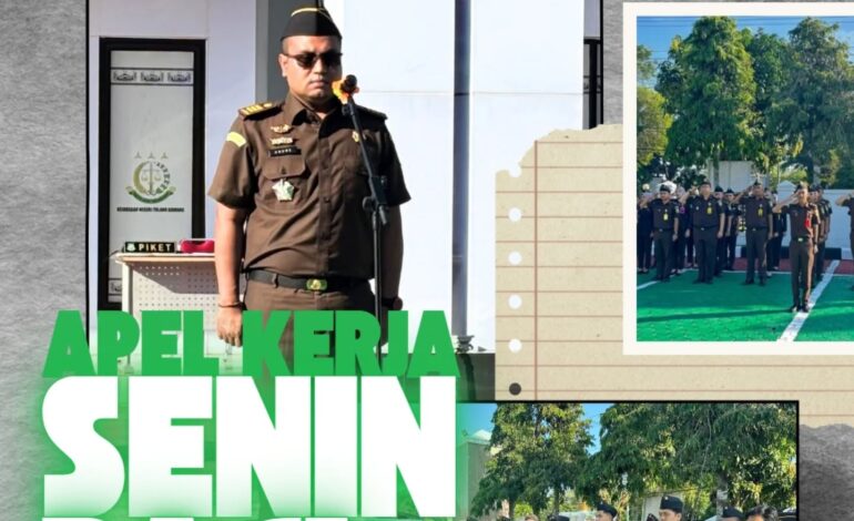  Kejaksaan Negeri Tulang Bawang Melaksanakan Apel Kerja Senin Pagi dihalaman Kantor Kejaksaandipimpin oleh Andre S